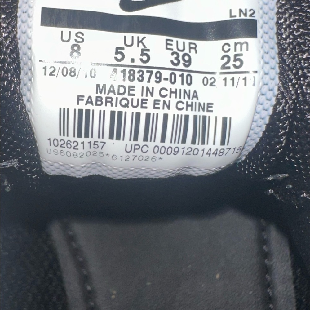 Nike Black and White Golf Shoes - Picture 7 of 8